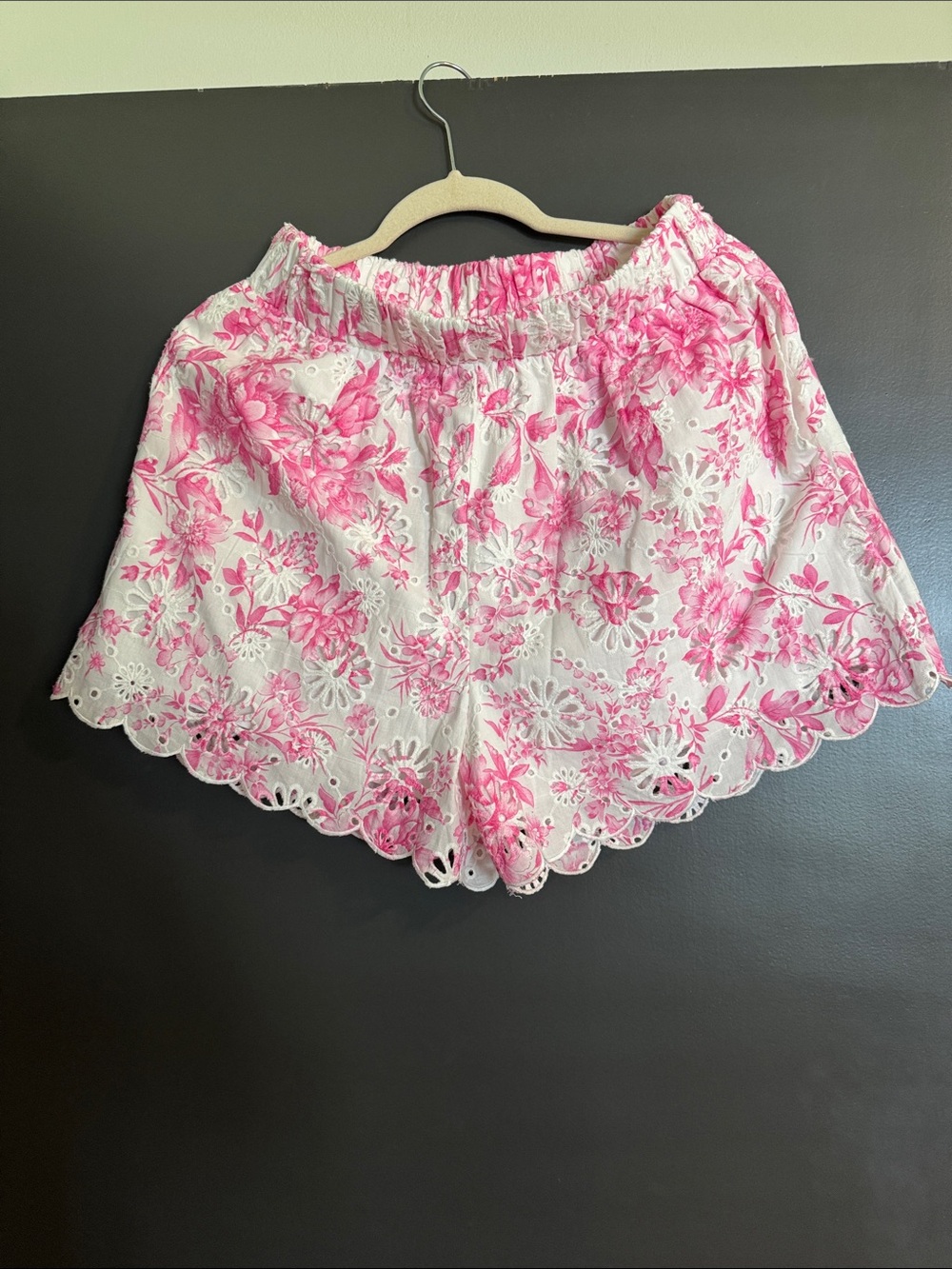 I.Marie Women's White & Pink Floral Eyelet Shorts